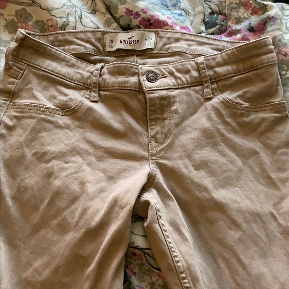 Hollister tan skinny jeans/khakis
